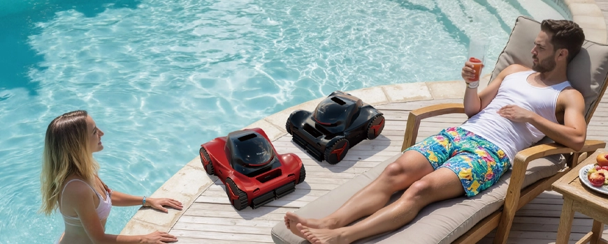 dois igarden, um vermelho e um preto, ambos robots automatico de limpeza de piscina igarden